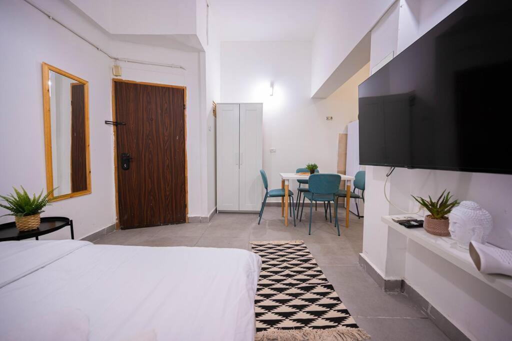 Studio Apartment In Ben Yehuda Cozy And Convinent Tel Aviv Eksteriør bilde