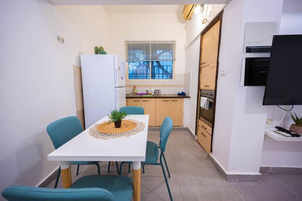 Studio Apartment In Ben Yehuda Cozy And Convinent Tel Aviv Eksteriør bilde